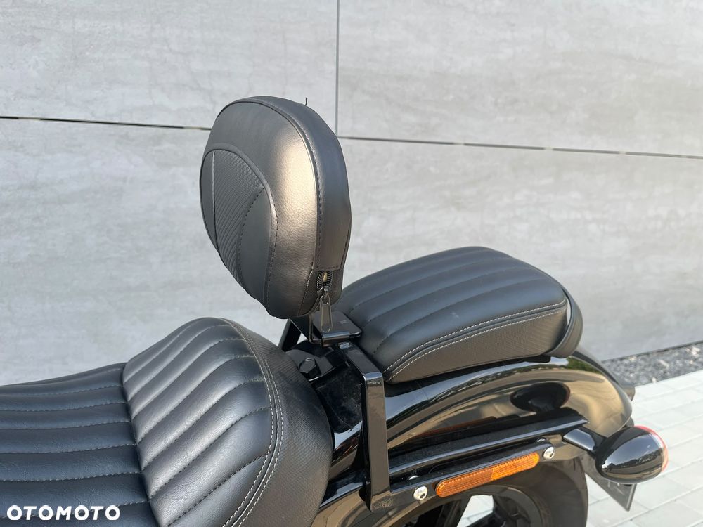 Harley-Davidson Softail Street Bob - 10