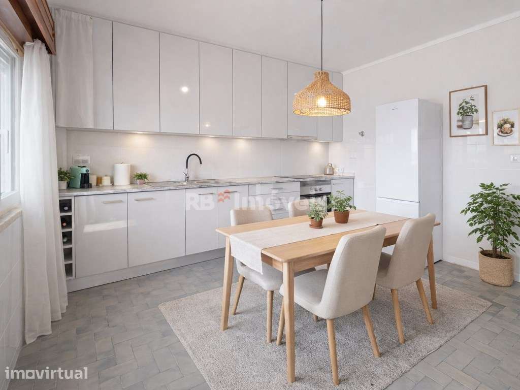 Apartamento T3 c/ Garagem, Arrecadação, Terraço, Remodelado e Mobil... - Grande imagem: 2/48