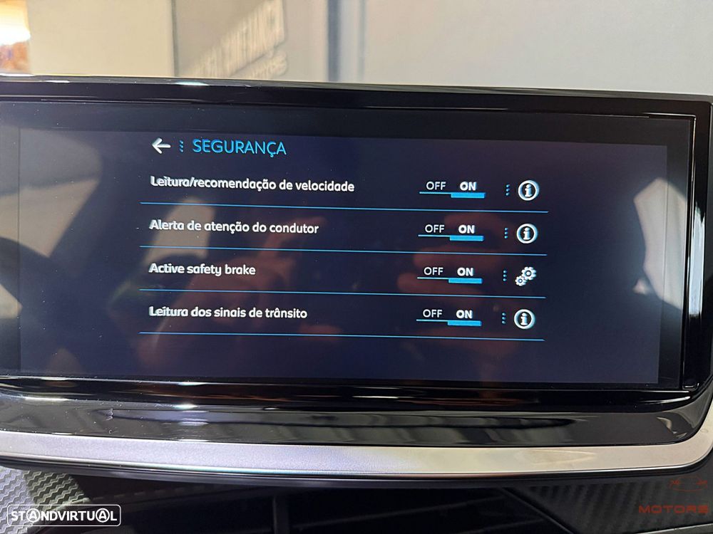 Peugeot 208 1.2 PureTech Active Pack - 33