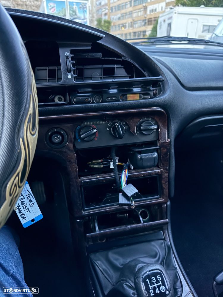 Ford Mondeo SW 1.8 TDi Ghia - 12