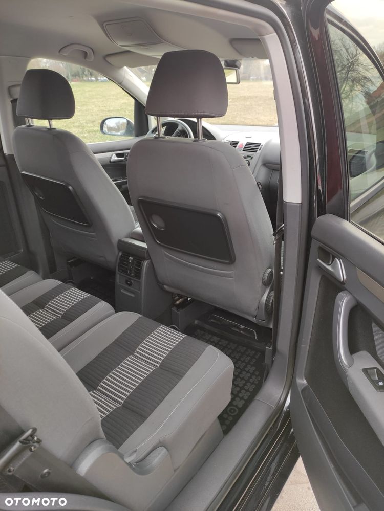 Volkswagen Touran - 6