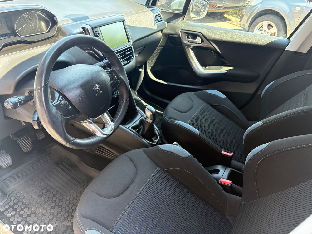 Peugeot 208 1.2 VTi Allure - 16