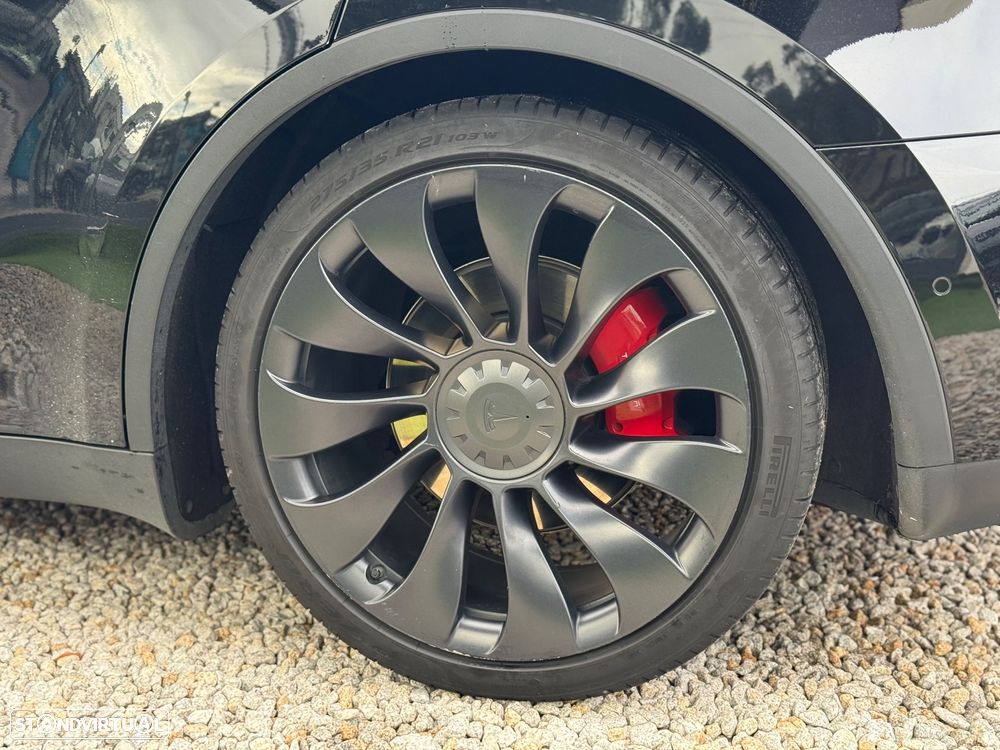 Tesla Model Y Performance Tração Integral - 22