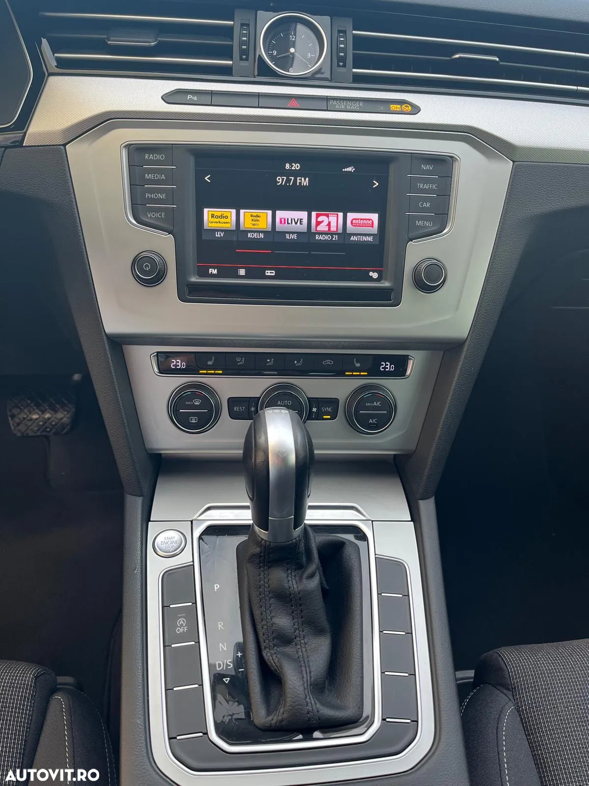 Volkswagen Passat Variant 2.0 TDI DSG (BlueMotion Technology) Trendline - 9