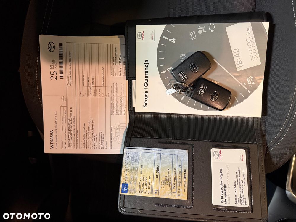 Toyota Yaris Hybrid 100 Premium - 24