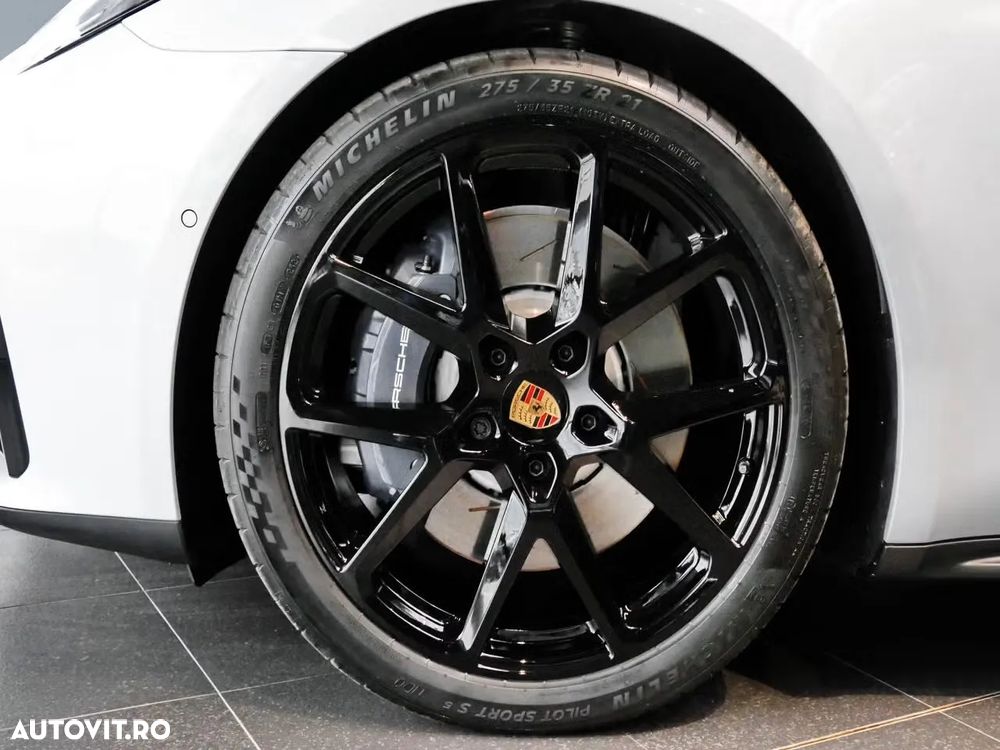 Porsche Panamera 4 E-Hybrid - 8