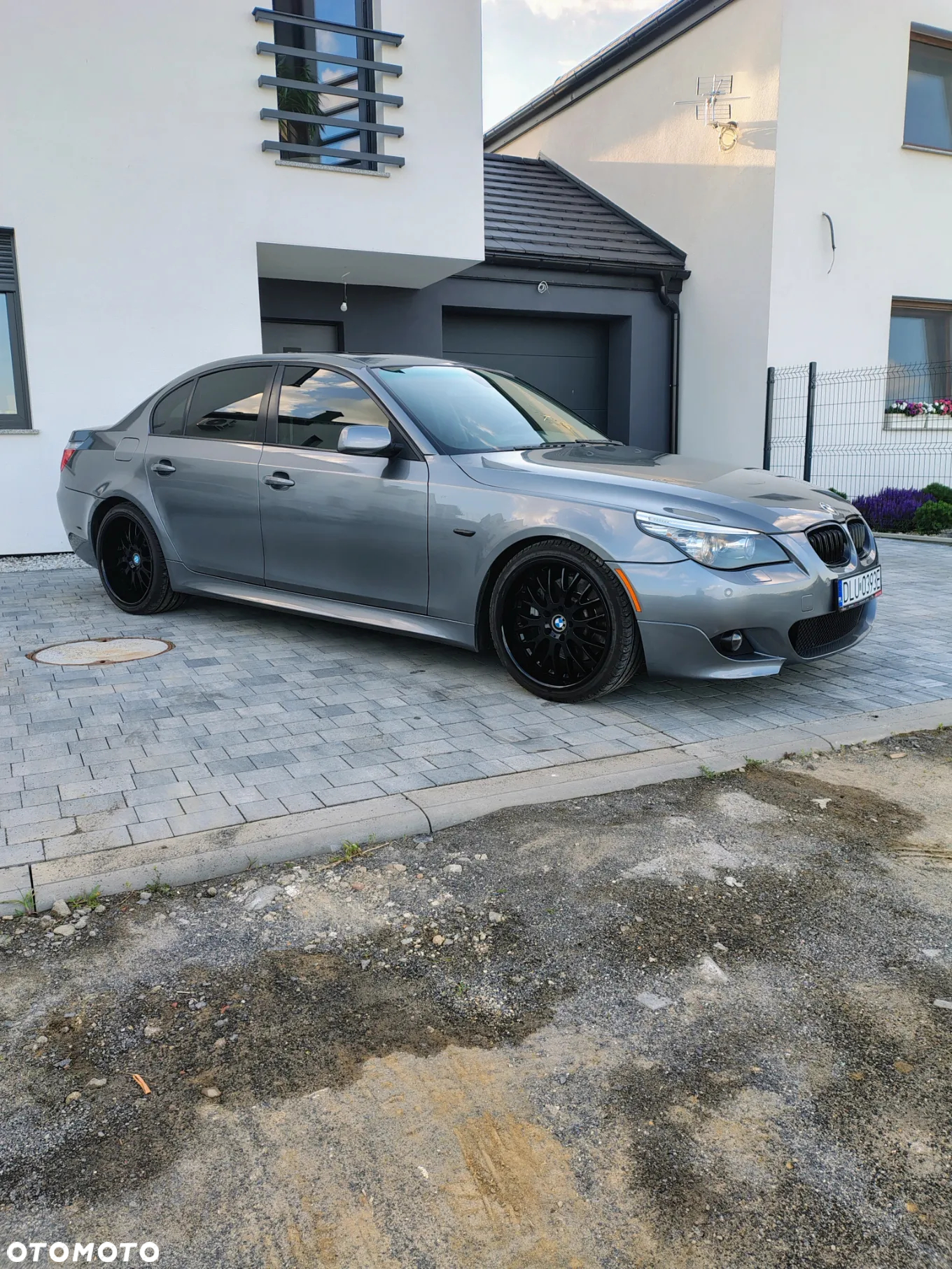 BMW Seria 5 550i - 5