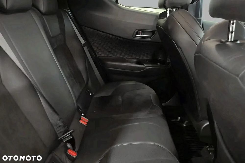 Toyota C-HR - 13