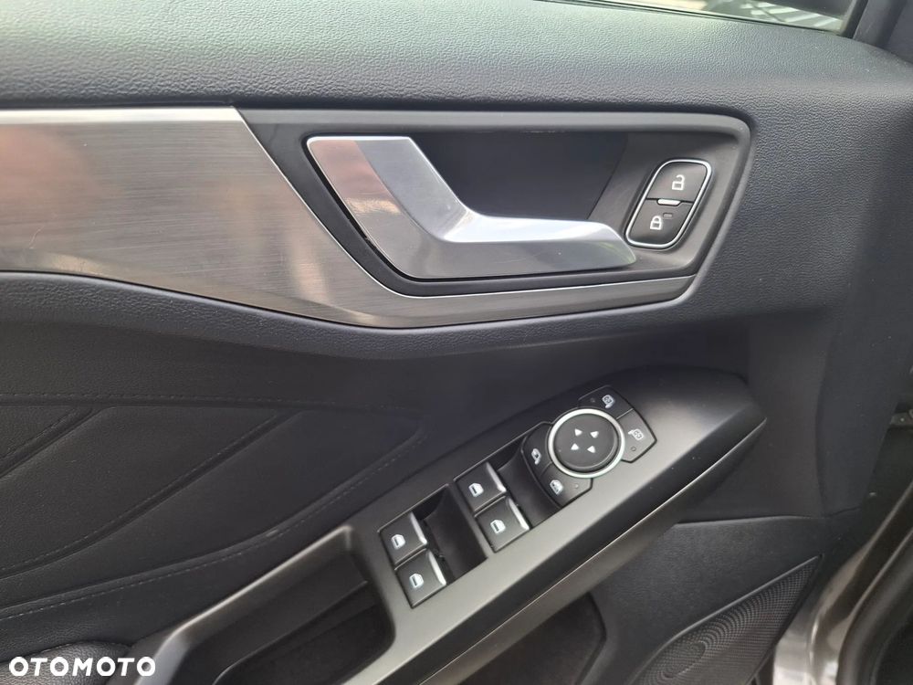 Ford Focus 1.5 EcoBlue STart-Stopp-System TITANIUM X - 27