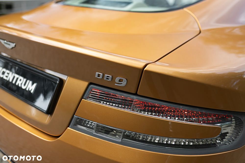 Aston Martin DB9 Touchtronic - 12