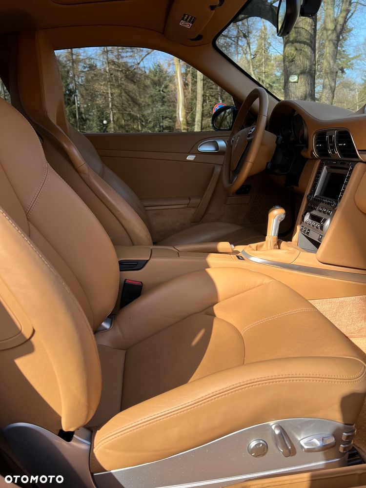 Porsche 911 Carrera 4 S - 17