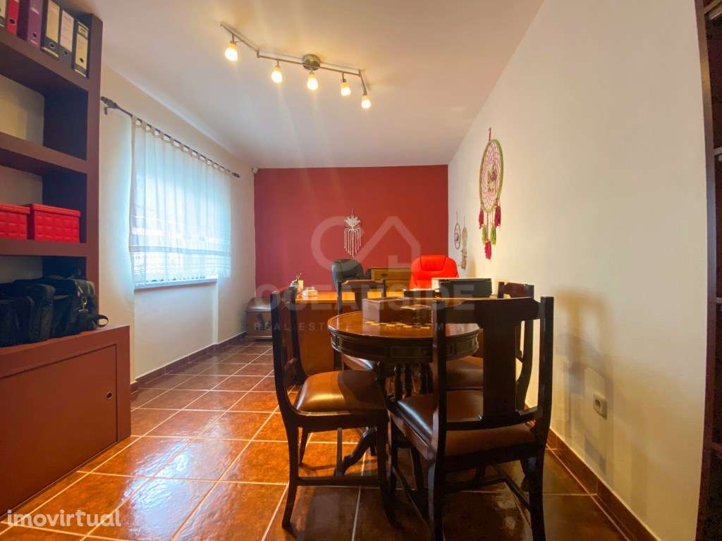 Moradia Independente Em Escalos De Baixo - Grande imagem: 3/60