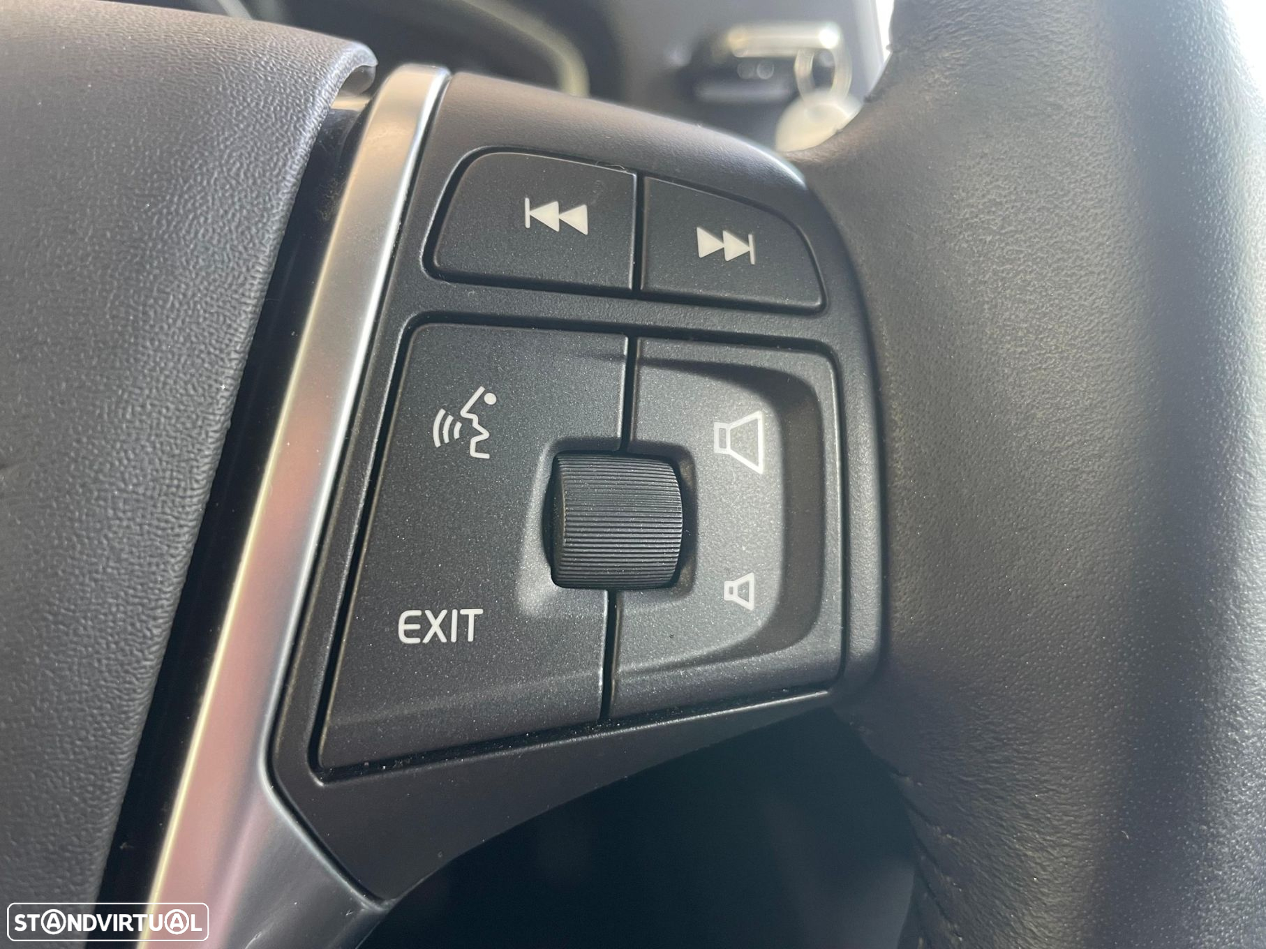 Volvo V40 2.0 D2 Momentum Eco - 19
