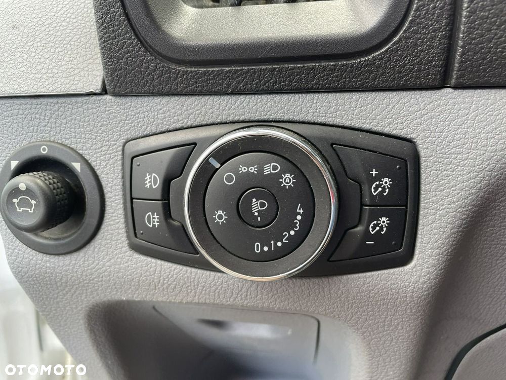Ford Transit - 25