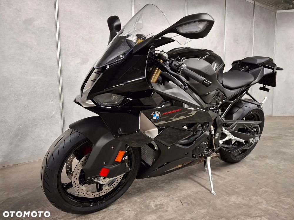 BMW S - 4