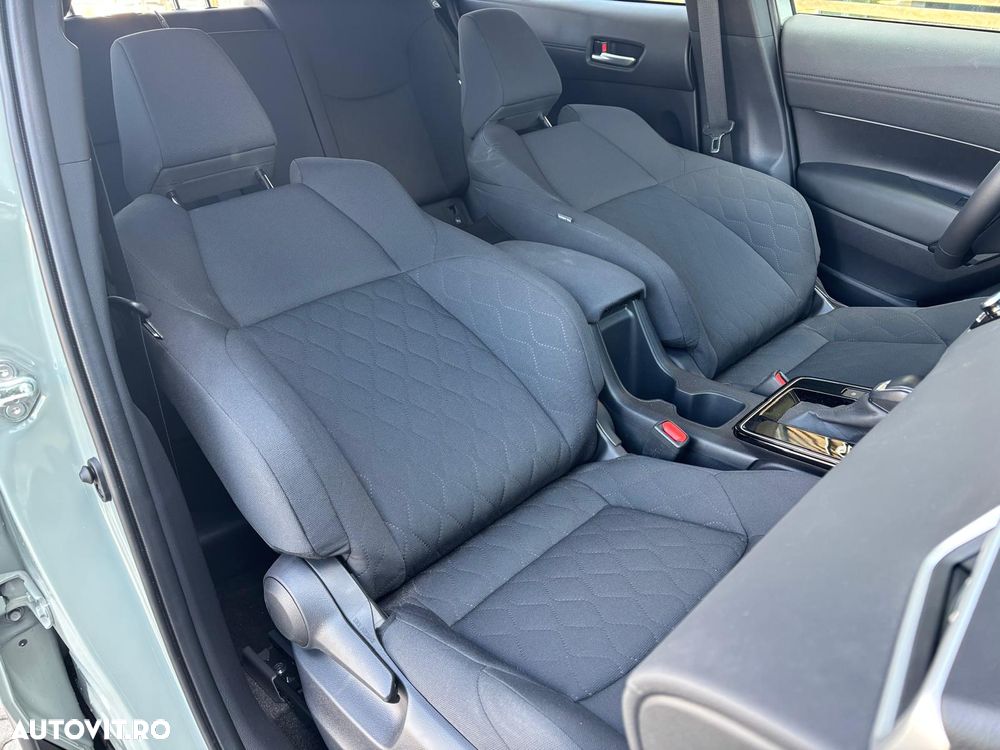 Toyota Corolla Cross - 16