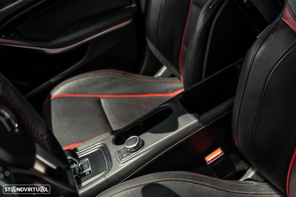 Mercedes-Benz GLA 45 AMG 4-Matic - 22