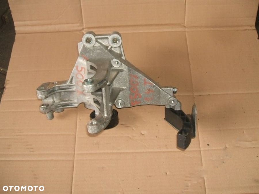 FIAT 500X 1.4 multiair ŁAPA UCHWYT ALTERNATORA PODUSZKA 55258549 - 1