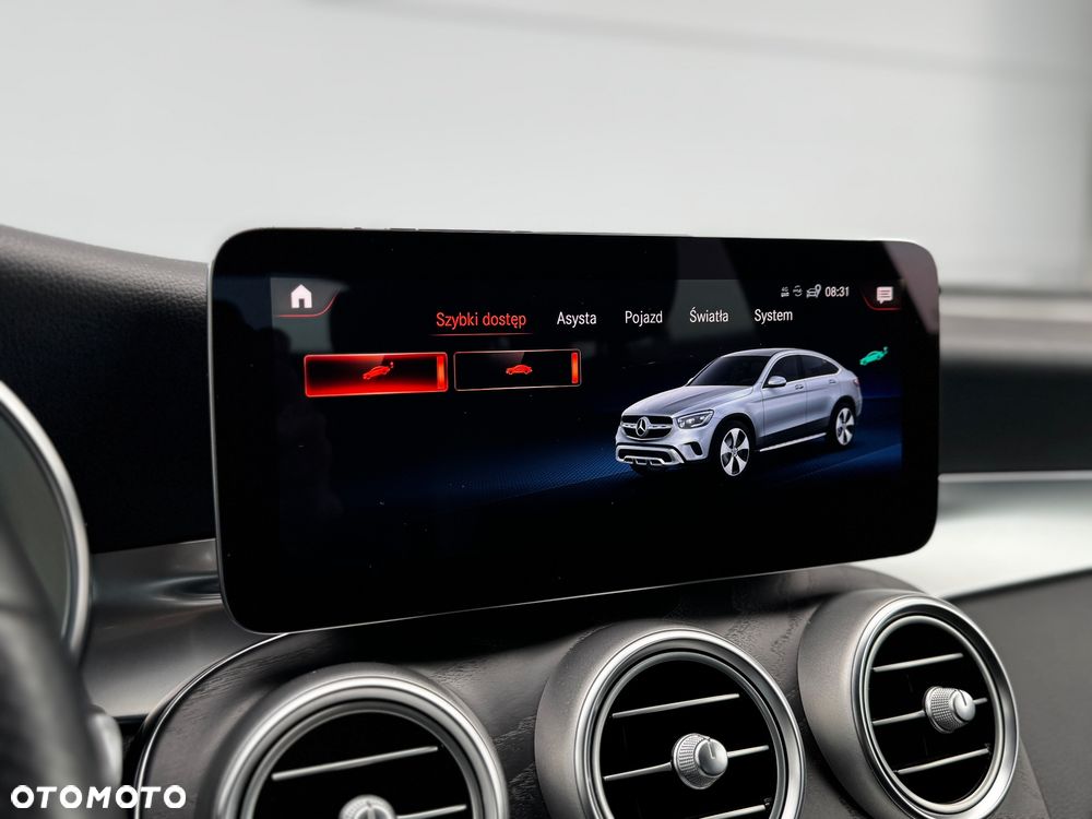 Mercedes-Benz GLC - 33