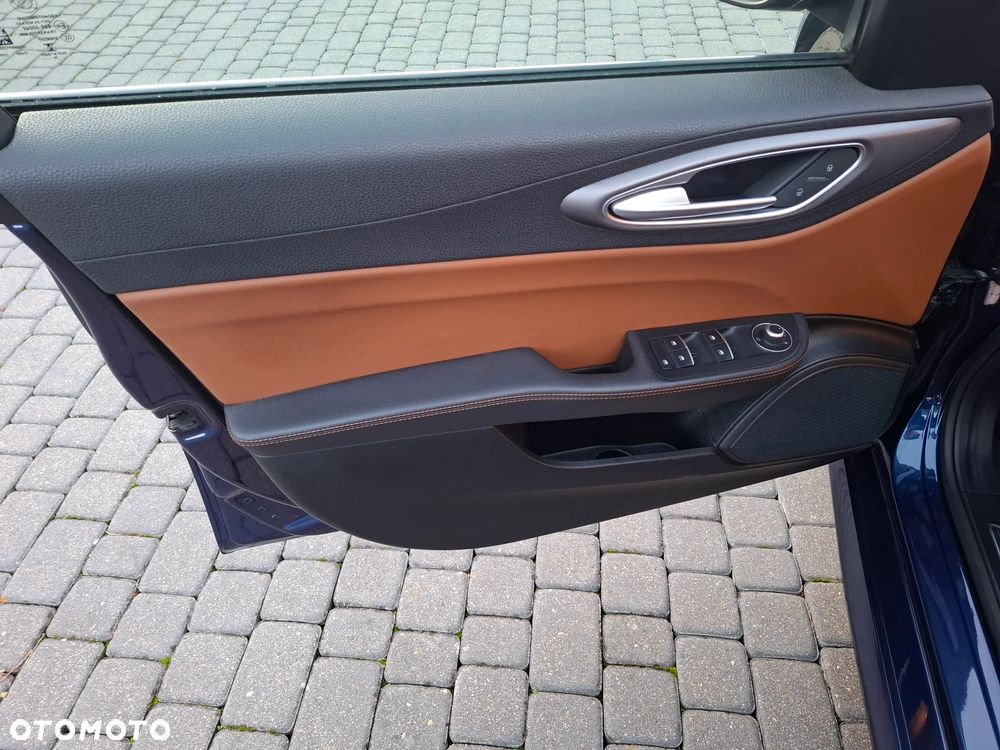 Alfa Romeo Giulia 2.2 D Turbo Super - 24