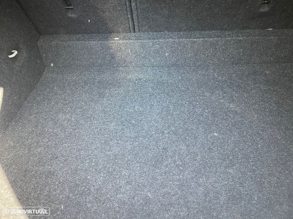 Volvo V40 2.0 D2 R-Design - 13