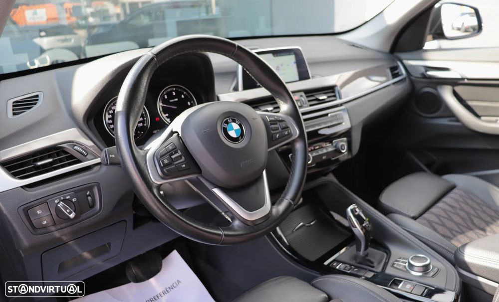 BMW X1 16 d sDrive xLine Auto — fotografia 11