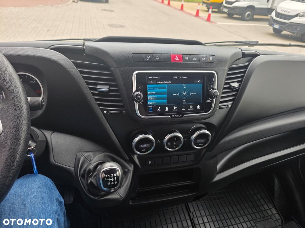 Iveco 35C16 Kontener z Winda 8ep Silnik 3L Bliźniaki 50C18 50C16 - 17
