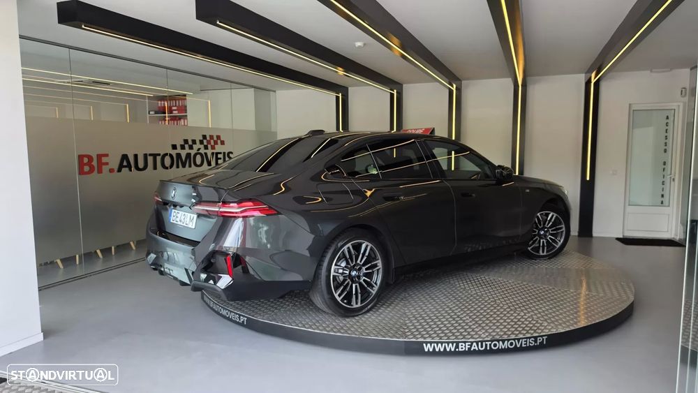 BMW 520 d Pack Desportivo M - 5