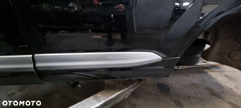 DRZWI LEWE TYŁ AUDI Q7 II 4M LC9X - 9