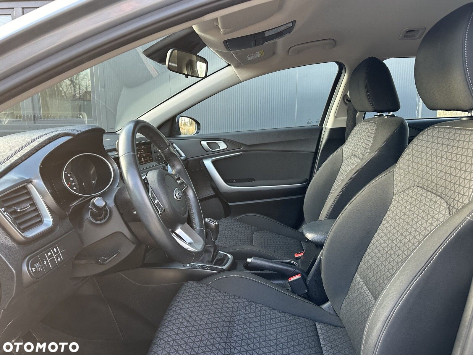 Kia Ceed - 30