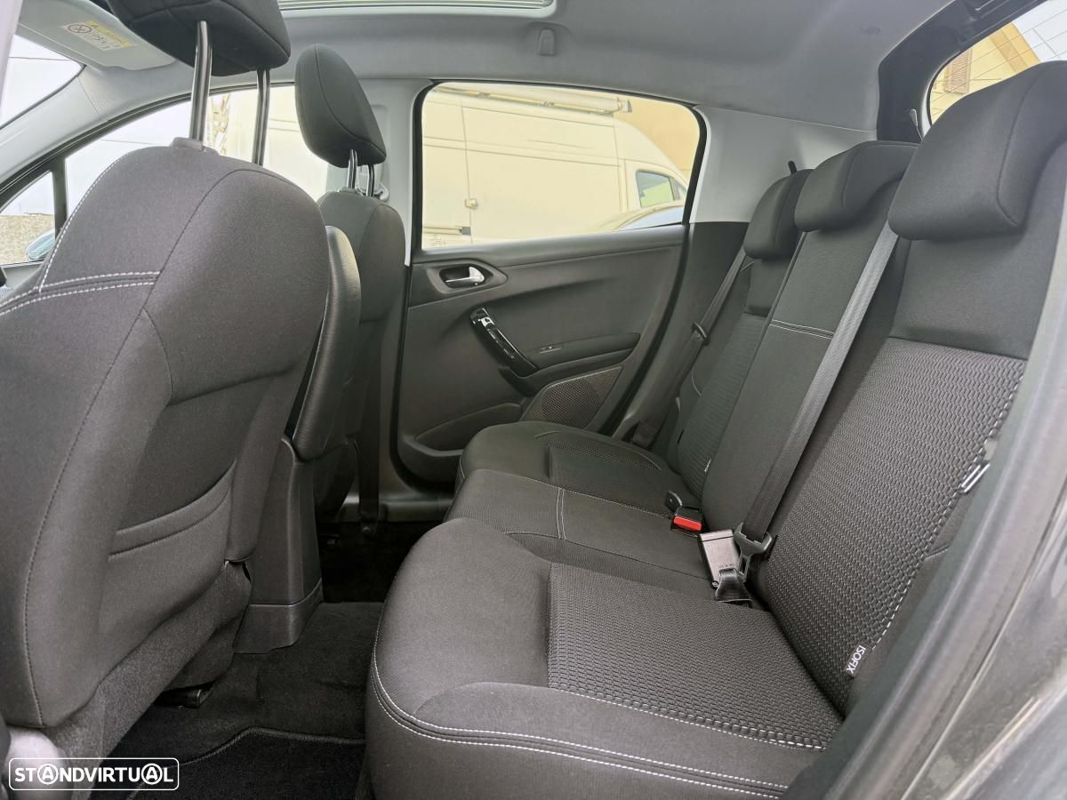 Peugeot 208 1.6 BlueHDi Allure - 19