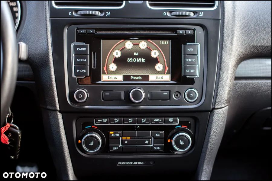 Volkswagen Golf - 24