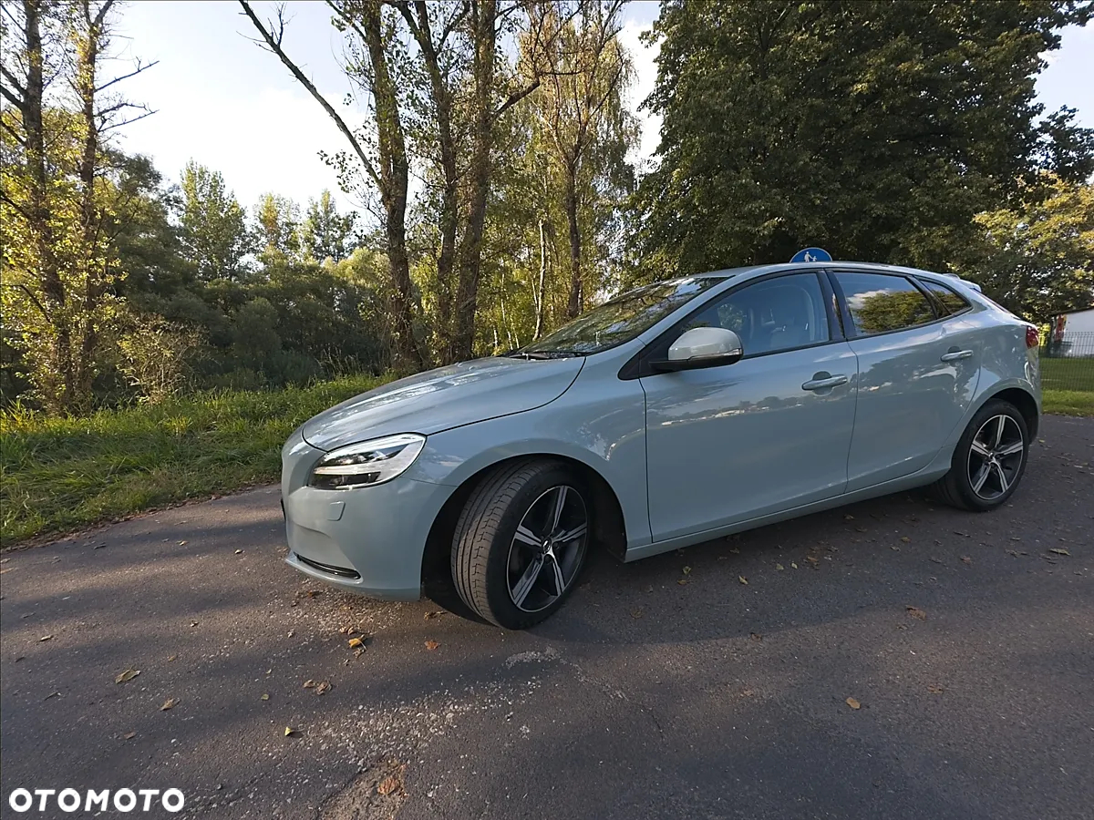 Volvo V40 D2 Drive-E Momentum - 3