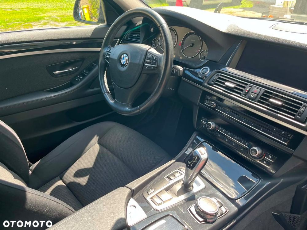 BMW Seria 5 520d Luxury Line - 11