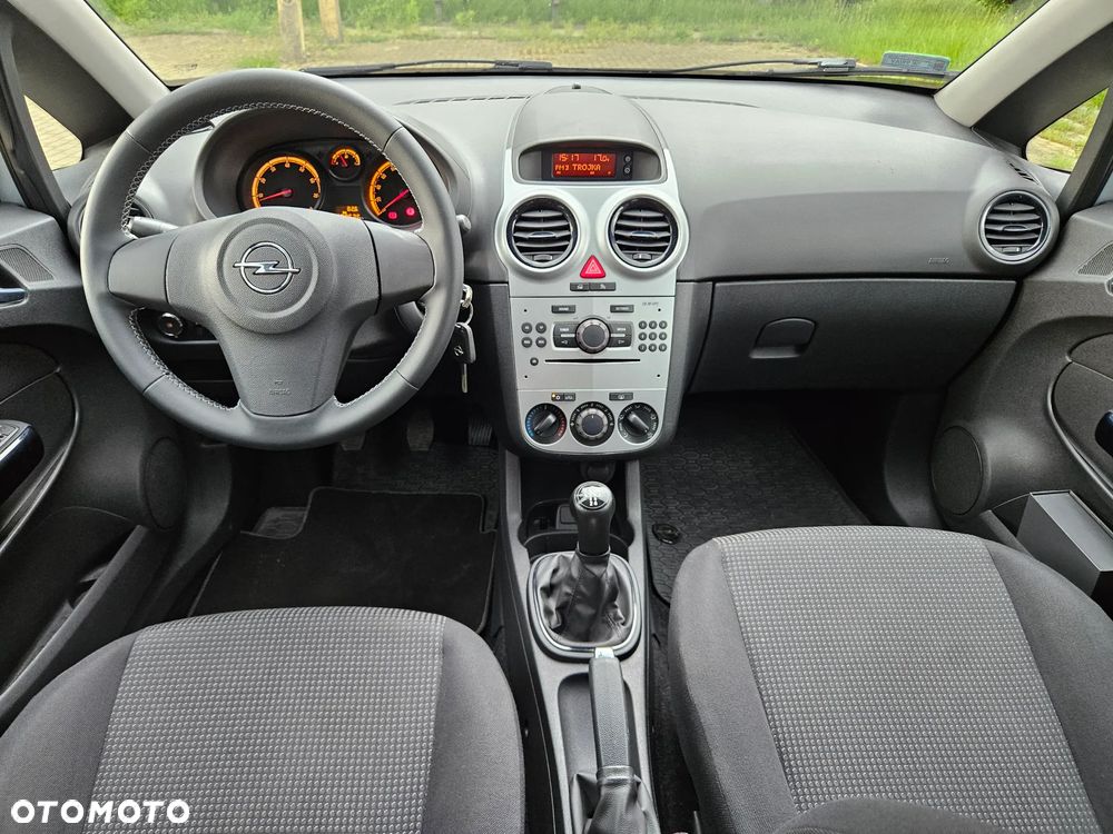 Opel Corsa 1.2 16V Essentia - 17
