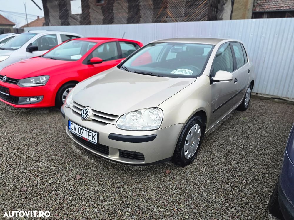 Volkswagen Golf - 1