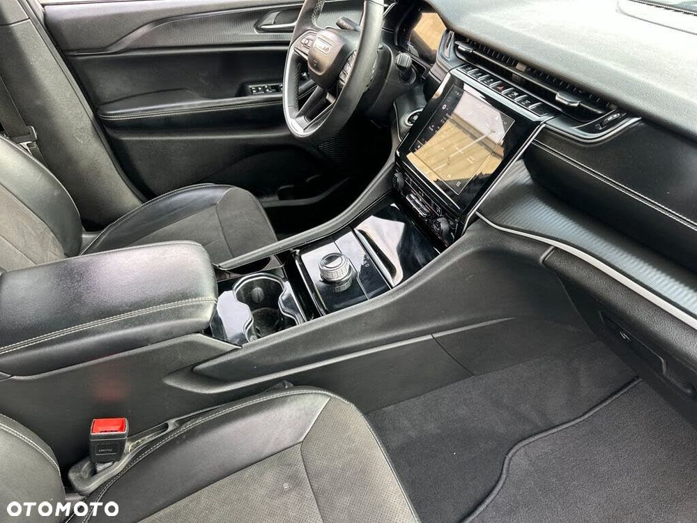 Jeep Grand Cherokee - 13