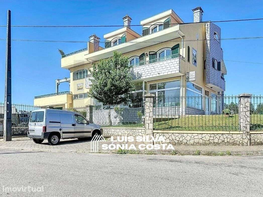 Moradia T6 Individual com Loja Comercial e Área Industrial -... - Grande imagem: 3/12