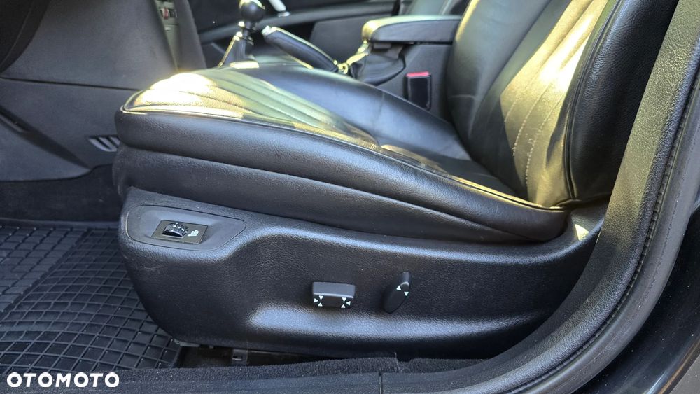 Peugeot 407 2.2 HDI Platinum - 16