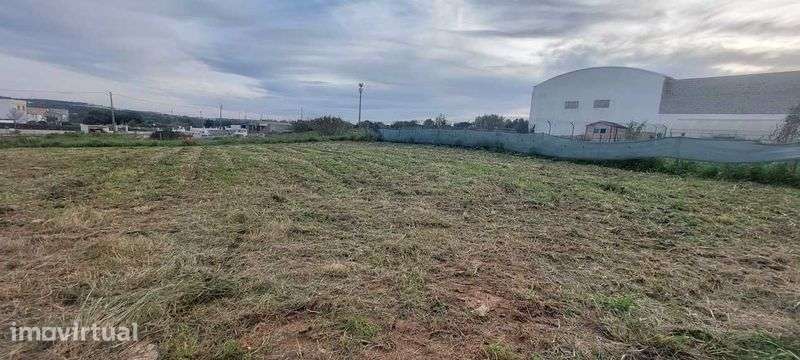 Terreno vedado com 1.500m2\electricidade\água, zona de Pero Pinheiro - Grande imagem: 2/3