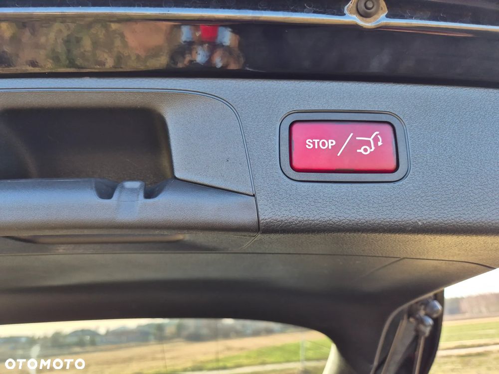 Mercedes-Benz GLC 250 d 4Matic 9G-TRONIC AMG Line - 29