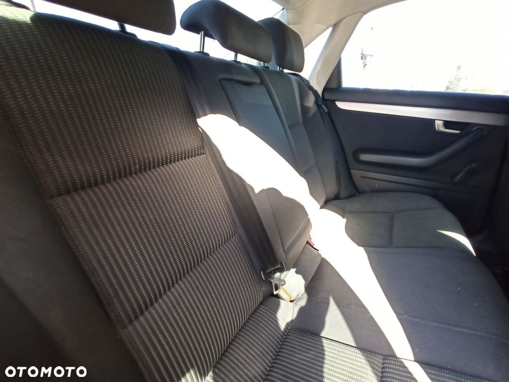 Audi A4 Limousine - 11