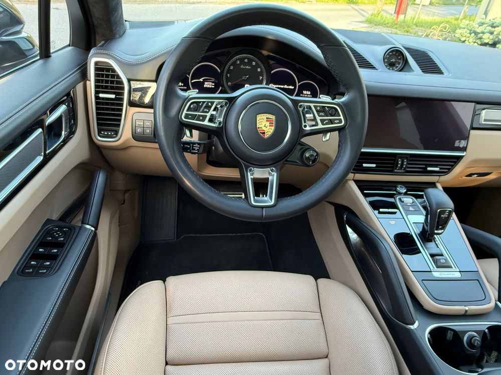 Porsche Cayenne Turbo - 10