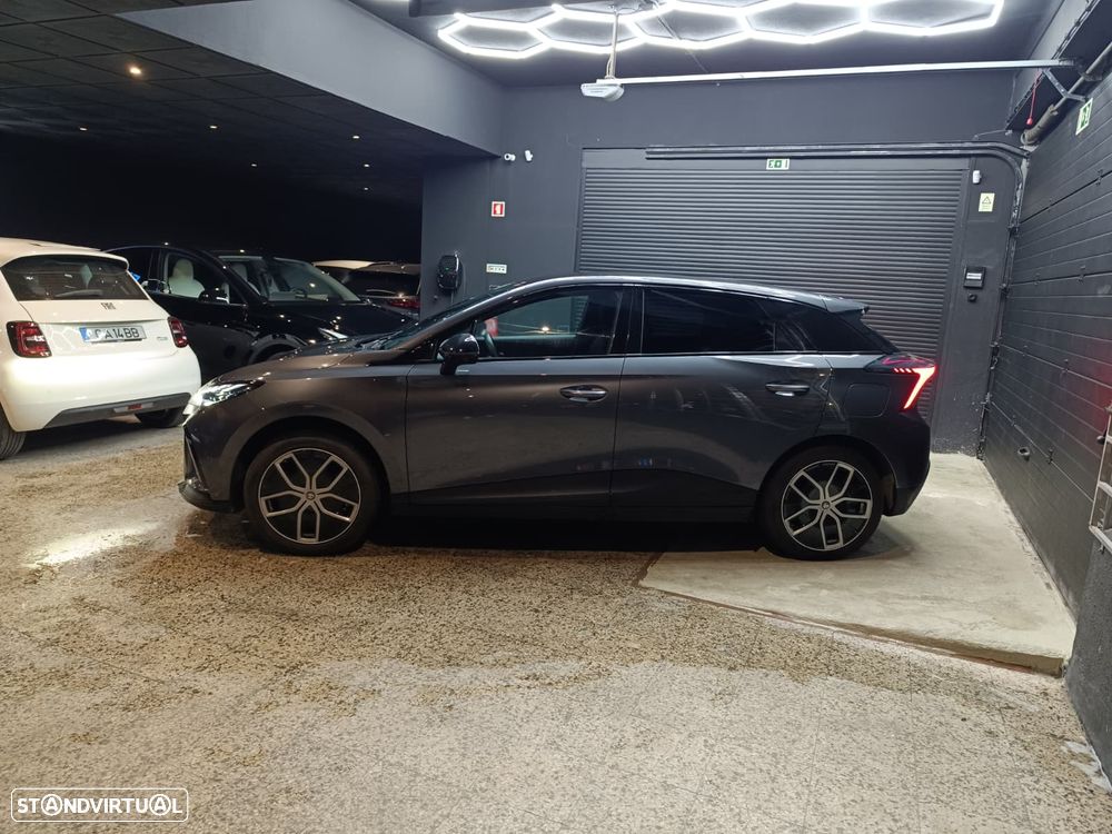 MG MG4 77 kWh Extended Range Luxury - 3