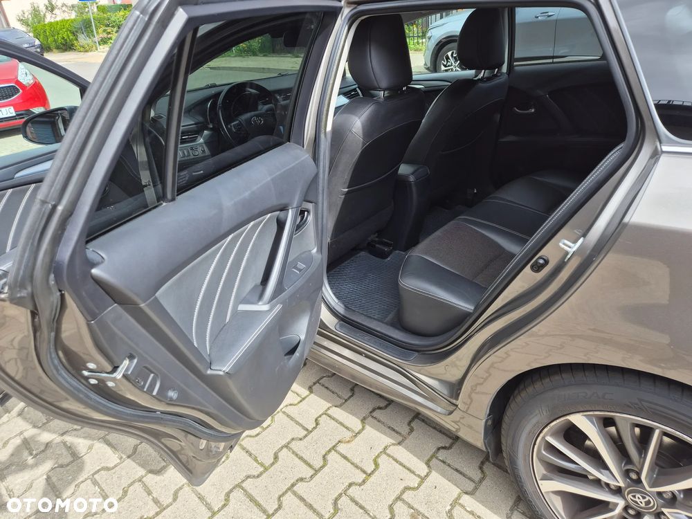 Toyota Avensis 1.8 Premium MS - 8
