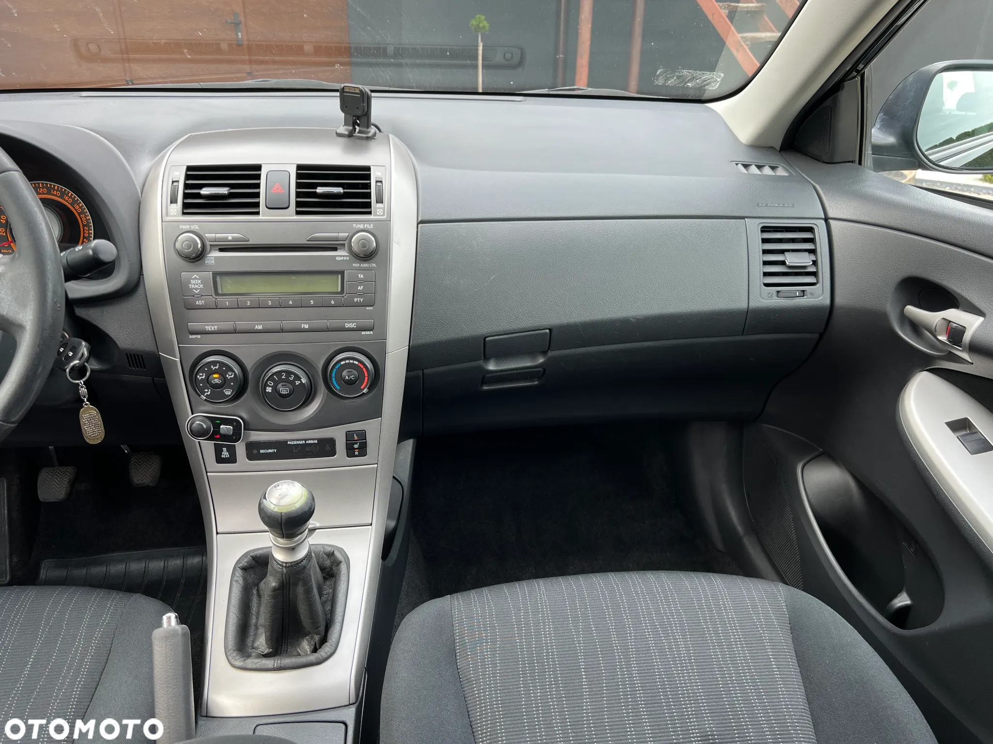 Toyota Corolla - 13