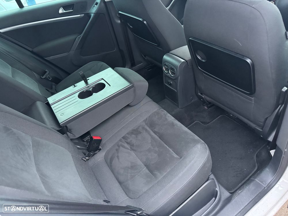 VW Tiguan 2.0 TDi Sport BlueMotion - 33