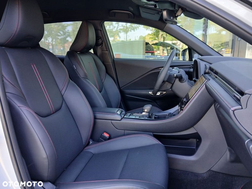 Lexus LBX 1.5 Hybrid Emotion - 28