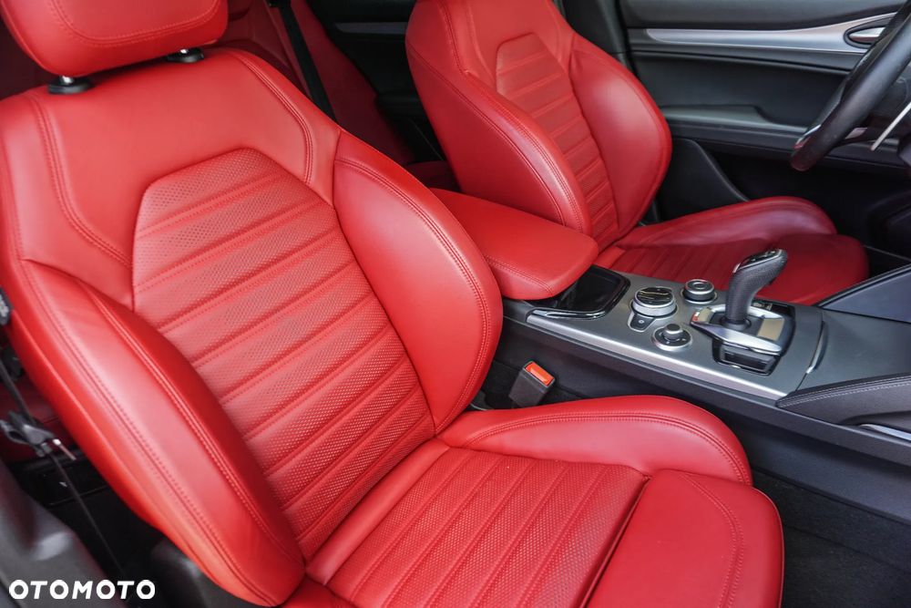 Alfa Romeo Stelvio 2.0 Turbo Veloce Q4 - 38