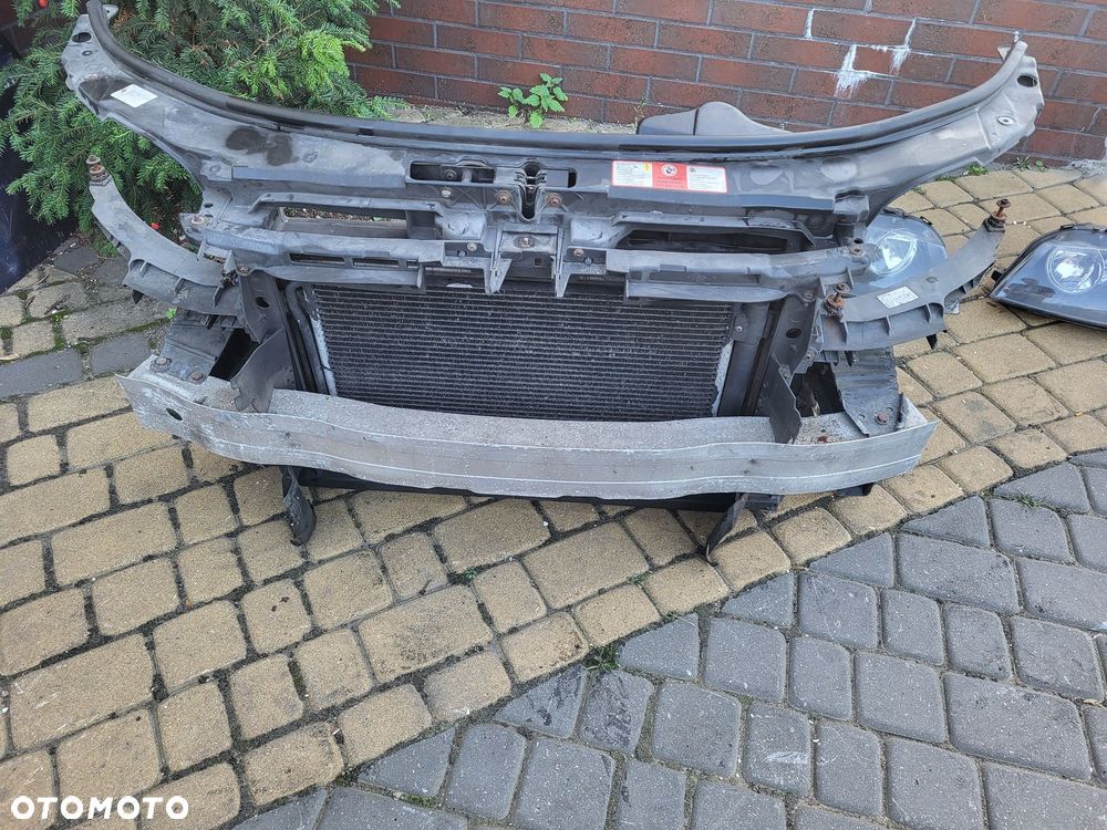 Pas przedni chlodnica klimatyzacji I wody wentylatory audi a3 8p 1.6mpi 08r